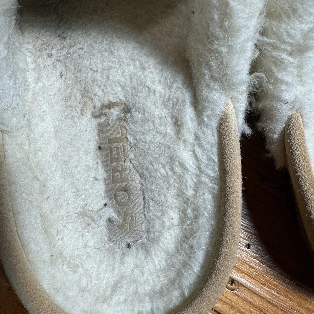 Sorel Youth Girls Nakiska Slide Slippers Sparkly Iridescent Animal print suede 3